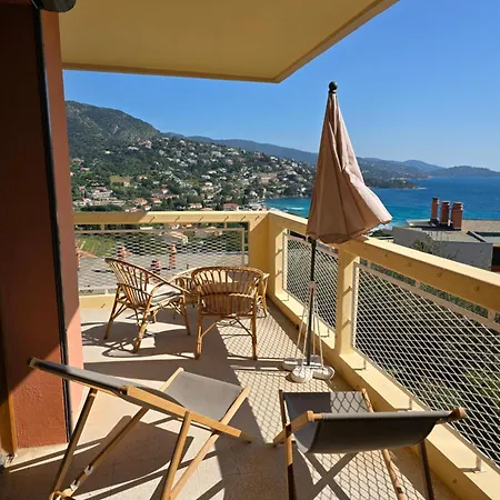 Terrace With Sea View Appartement Le Lavandou